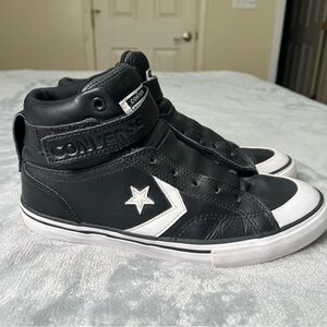 Converse Pro Blaze Strap Leather Hi Junior Size 5- Black & White